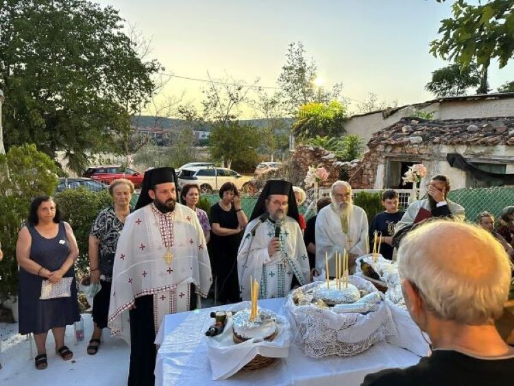 Πανήγυρις-στο-Ιερό-Παρεκκλήσιο-Αγίας-Άννης-Μαραθώνα-Μέγας-Εσπερινός-μετ’-αρτοκλασίας