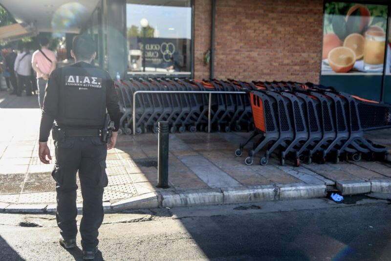 Τι-σχέση-έχει-το-μακελειό-της-Αρτέμιδας-με-την-φονική-συμπλοκή-στο-σούπερ-μάρκετ-στον-Πειραιά