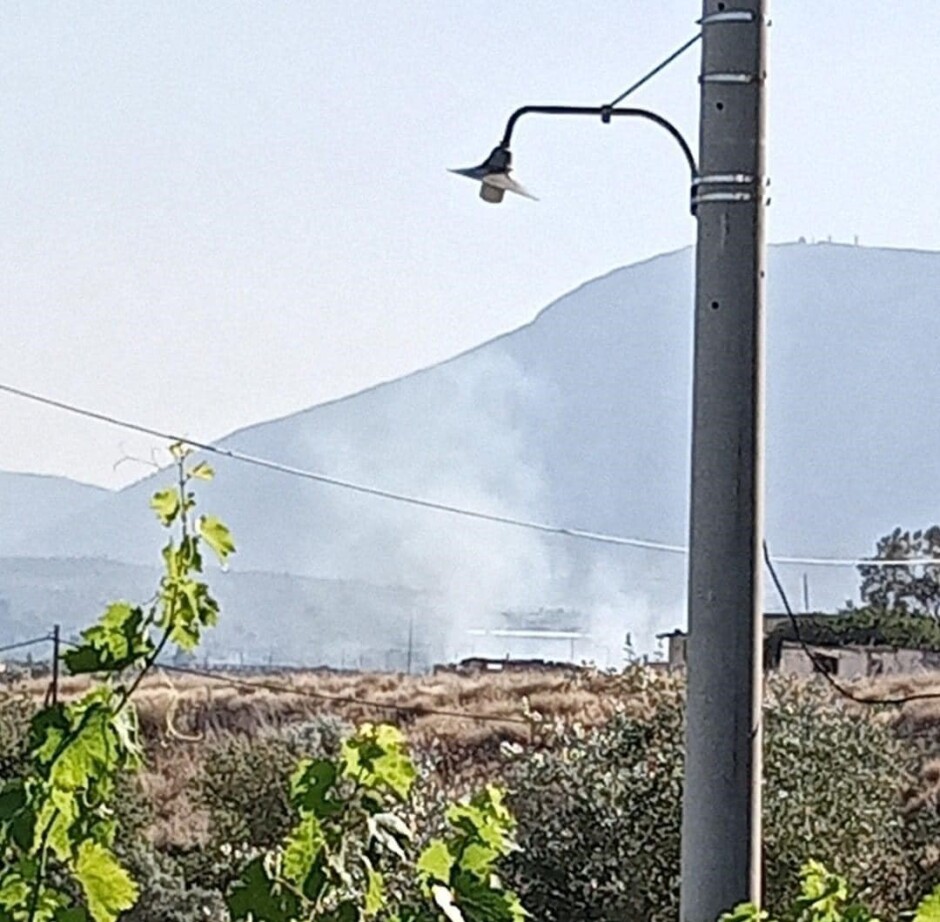 Παλλήνη:-Φωτιά-σε-οικόπεδο-κοντά-στο-εκπτωτικό-χωριό-που-κατεσβέσθη-άμεσα